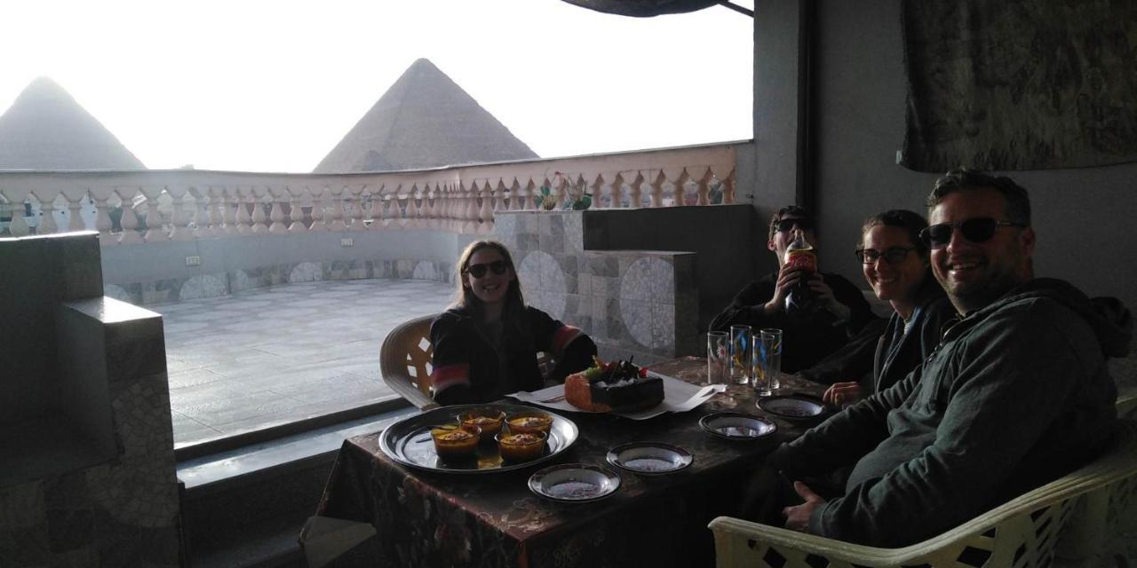 Queen Pyramids View Inn Kafret el-Gabal Exteriér fotografie